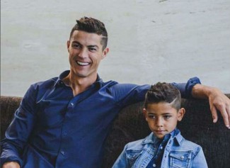 Thiên tài khổ luyện CR7 - Những thói quen sinh hoạt biến anh trở thành "cỗ máy vĩnh cửu" ở tuổi 36: Ngày ăn 6 bữa, ngủ chia 5 giấc, tập từ phòng ngủ tới sân cỏ